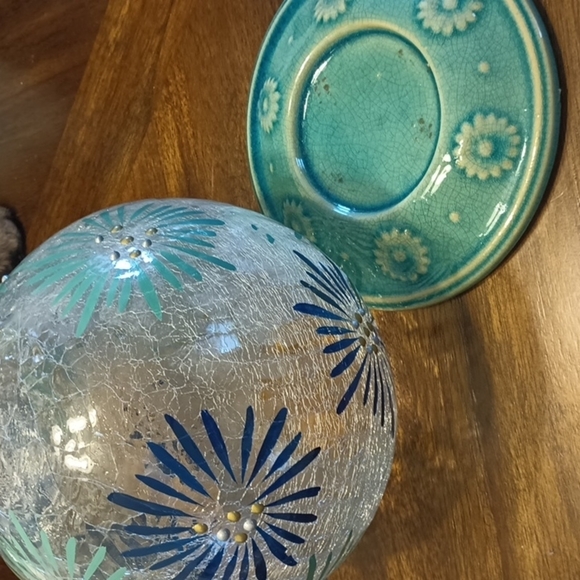 Crackled glass globe with ceramic stand - Picture 6 of 8